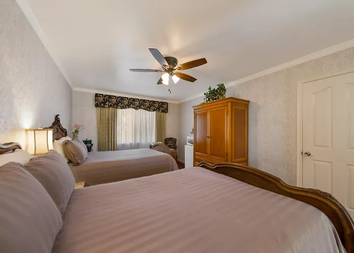 Carmel Inn & Suites
