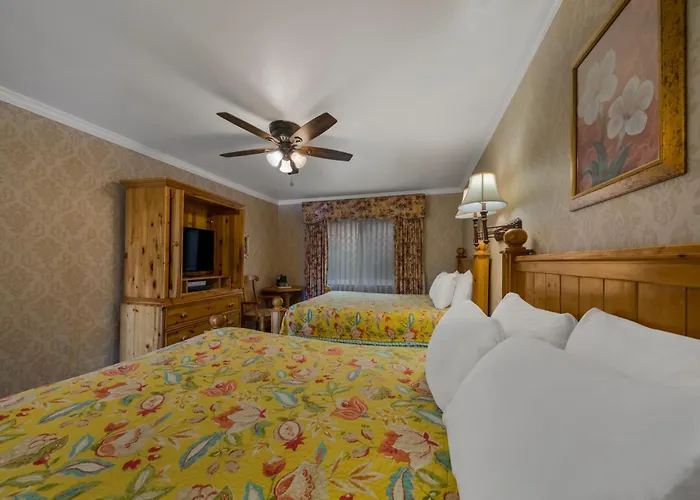 Carmel Inn & Suites